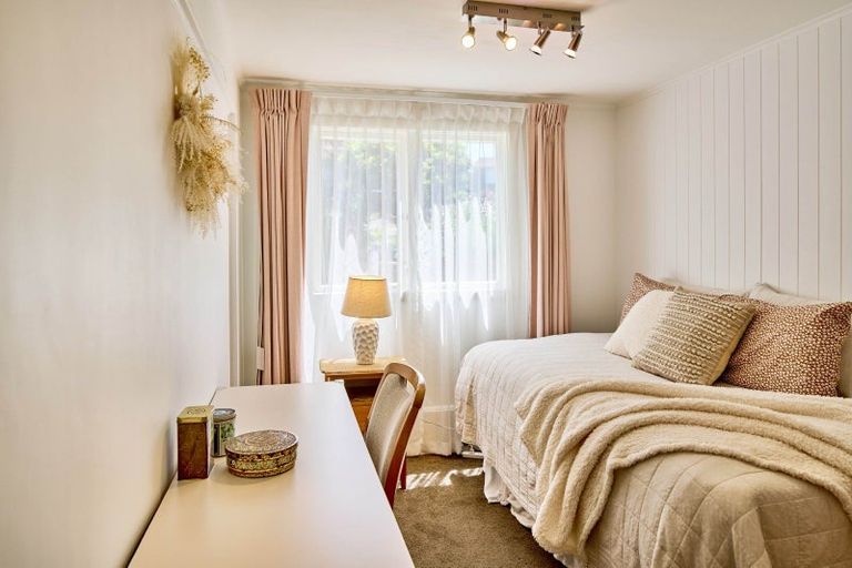 Photo of property in 22 Reese Jones Grove, Maungaraki, Lower Hutt, 5010