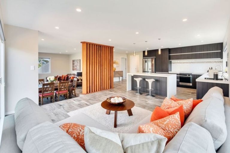 Photo of property in 9 Manu Place, Pinehill, Auckland, 0632