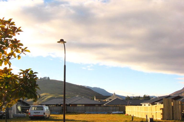 Photo of property in 7 Luna Place, Lake Hayes, Queenstown, 9304