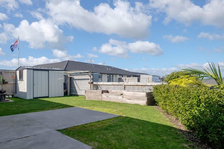 Photo of property in Waterview Estate, 44/4 Greystone Place, Omokoroa, 3114