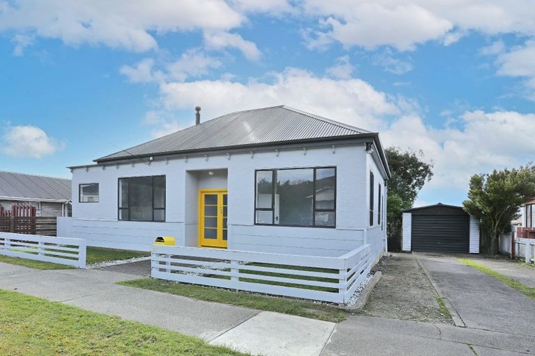 Photo of property in 21 Spencer Street, Bluff, 9814