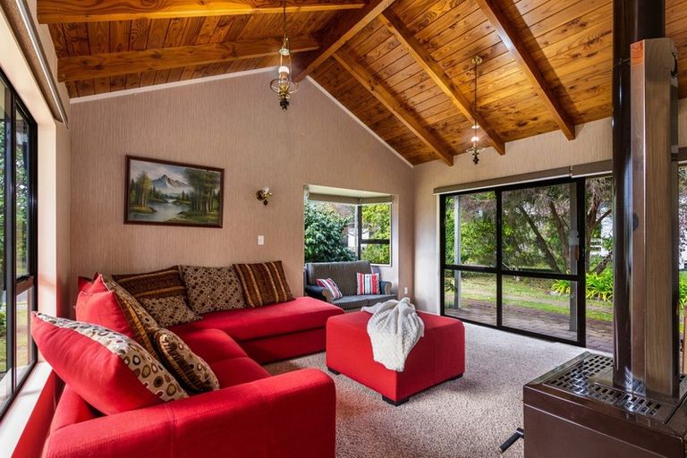 Photo of property in 17 Susan Lane, Kinloch, Taupo, 3377