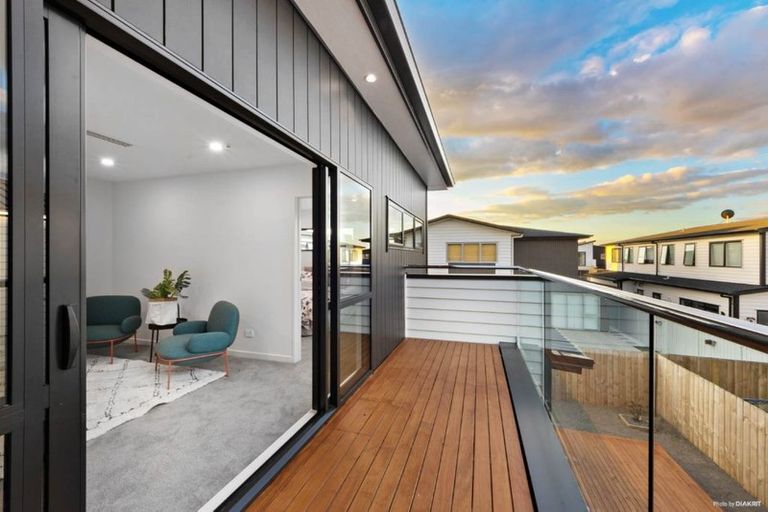 Photo of property in 16 Turret Lane, Hobsonville, Auckland, 0616