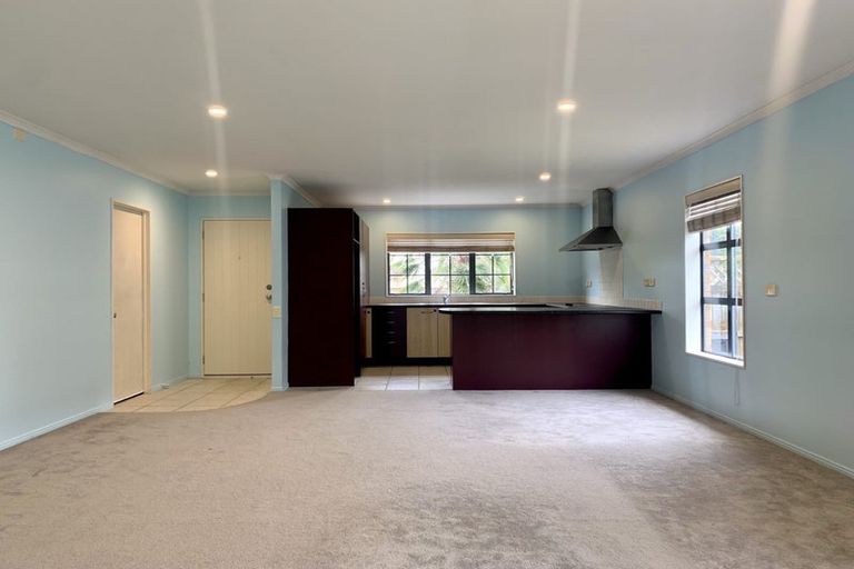 Photo of property in 7 Applebox Lane, Henderson, Auckland, 0612