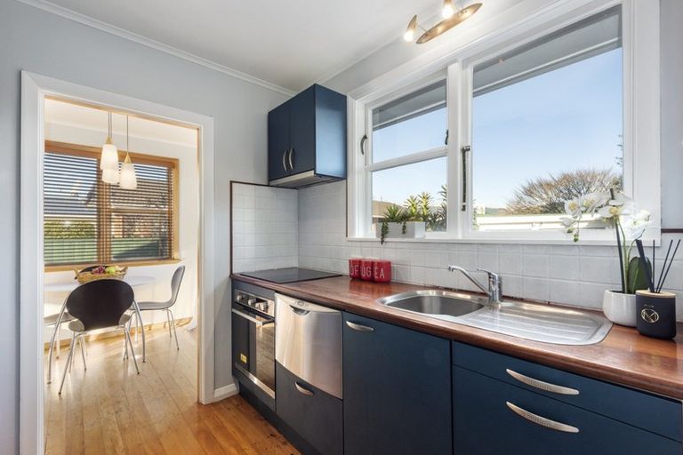 Photo of property in 100 Fraser Crescent, Elderslea, Upper Hutt, 5018