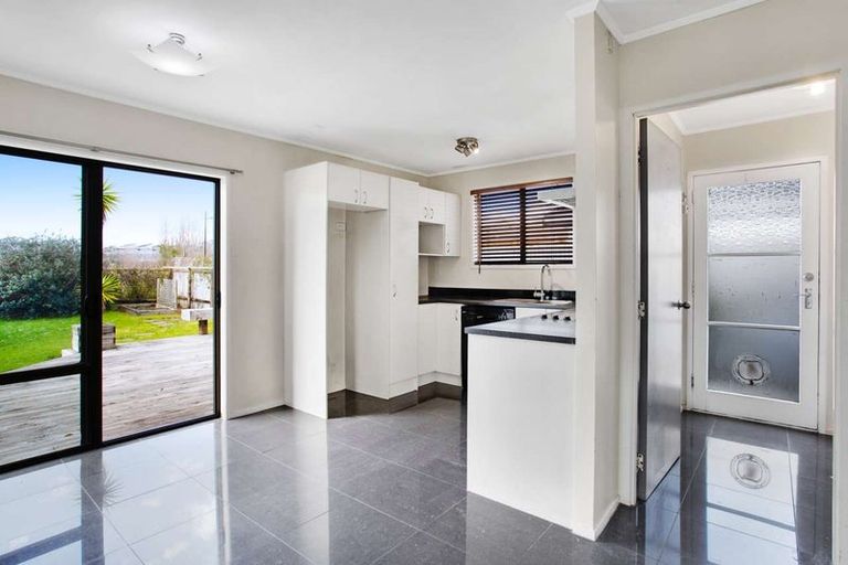 Photo of property in 73 Marendellas Drive, Bucklands Beach, Auckland, 2014