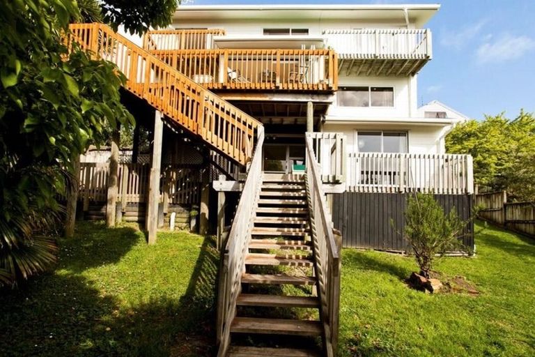 Photo of property in 2/12 Willis Street, Torbay, Auckland, 0630