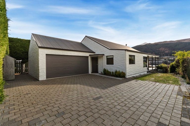 Photo of property in 379 Peninsula Road, Kelvin Heights, Queenstown, 9300