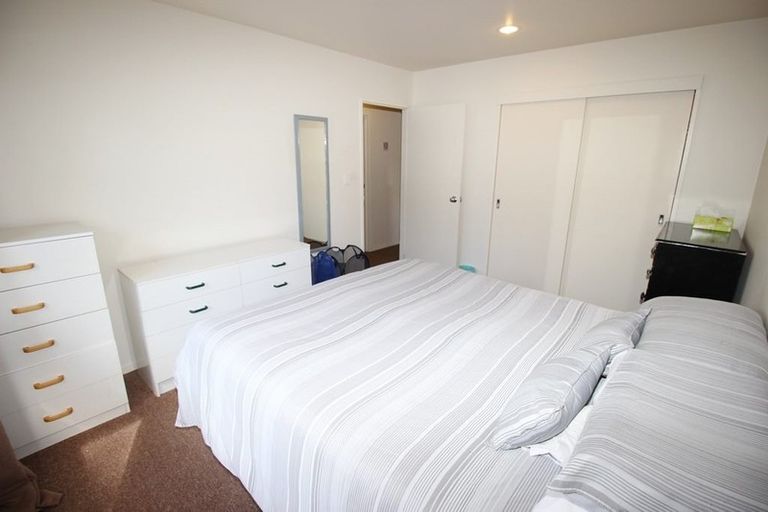 Photo of property in 2/57 Gladstone Road, Northcote, Auckland, 0627