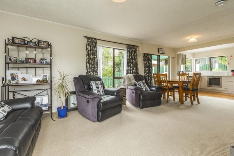 Photo of property in 55 Powrie Street, Glenfield, Auckland, 0629