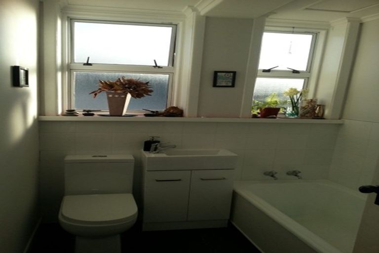 Photo of property in Harbour View Apartments, 147 Ohiro Road, Brooklyn, Wellington, 6021