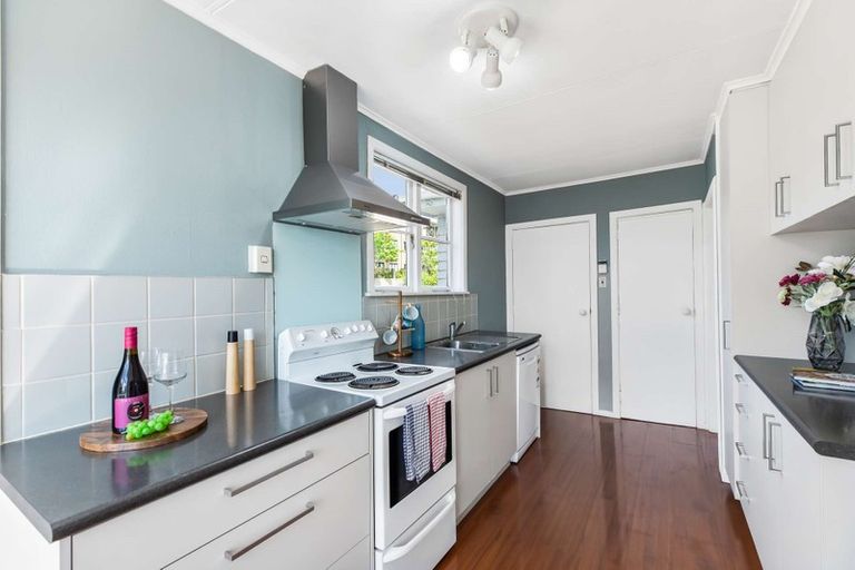 Photo of property in 29 Astley Avenue, New Lynn, Auckland, 0600