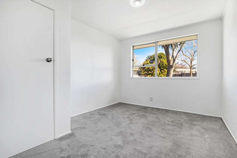 Photo of property in 24 Leaver Place, Weymouth, Auckland, 2103