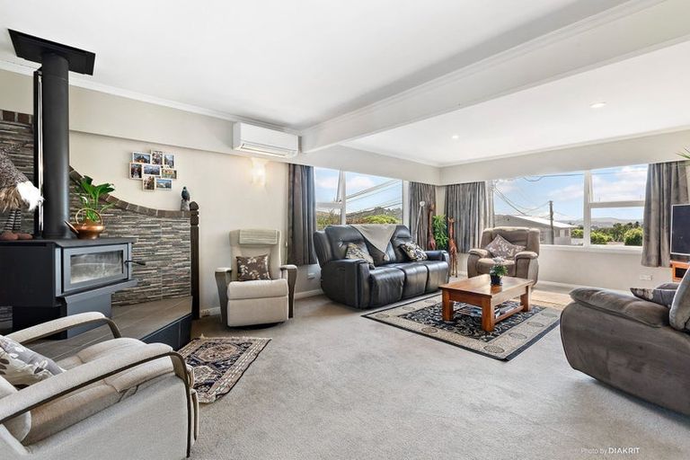 Photo of property in 1 Sim Street, Johnsonville, Wellington, 6037