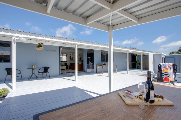 Photo of property in 60 Gillies Crescent, Waimarama, Havelock North, 4294