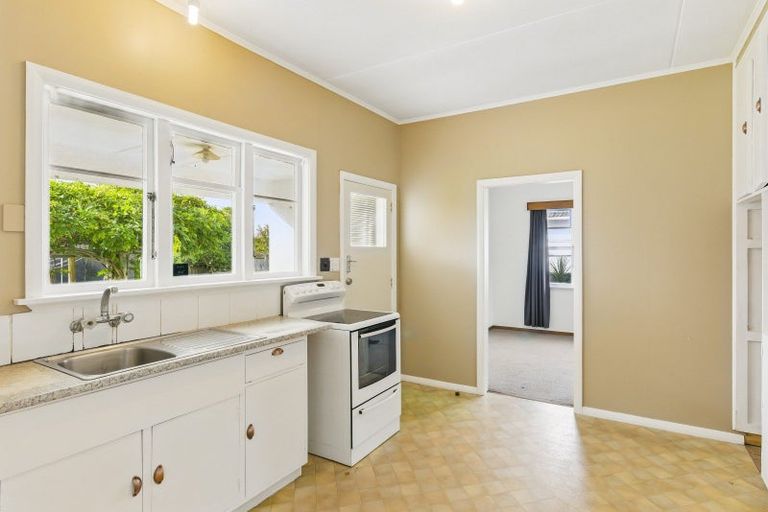 Photo of property in 18 Hannan Street, Levin, 5510