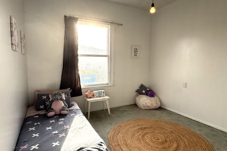 Photo of property in 21 Elderlee Street, Milton, 9220