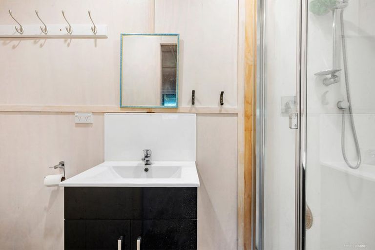 Photo of property in 10 Mackinnon Road, Manukau Heads, Waiuku, 2684