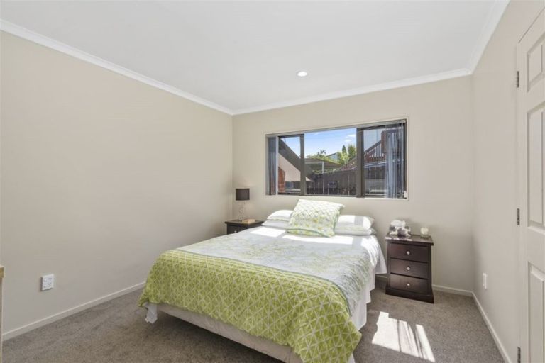 Photo of property in 9 Cloghan Close, Massey, Auckland, 0614