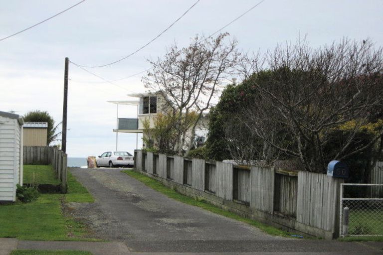 Photo of property in 50 Whiteley Street, Moturoa, New Plymouth, 4310