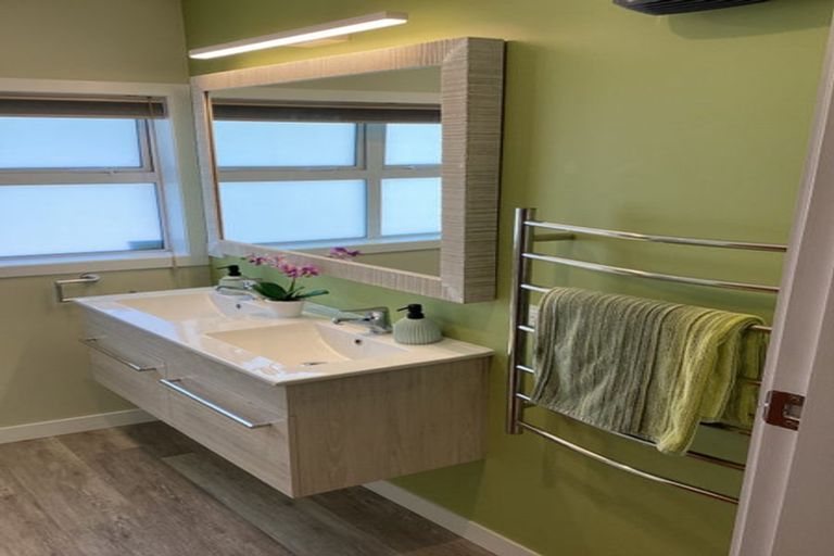 Photo of property in 17 Hinaki Street, Inner Kaiti, Gisborne, 4010