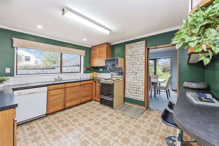 Photo of property in 2/47 Strowan Road, Strowan, Christchurch, 8052