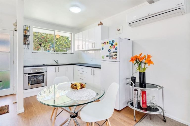 Photo of property in 5/117 Astley Avenue, New Lynn, Auckland, 0600