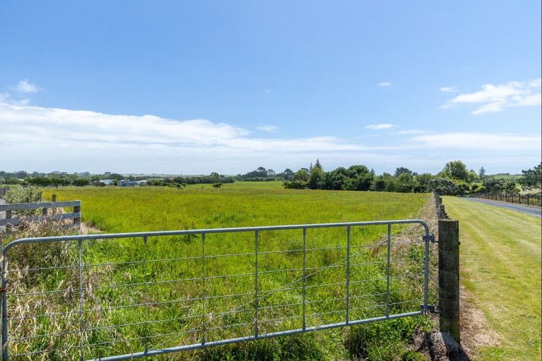 Photo of property in 1329 Devon Road, Brixton, Waitara, 4382