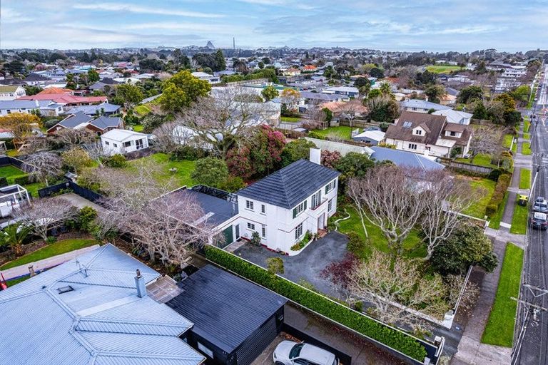 Photo of property in 174 Brooklands Road, Vogeltown, New Plymouth, 4310