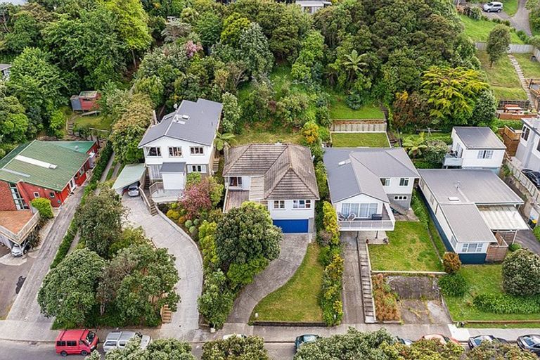 Photo of property in 21 Acheron Road, Paremata, Porirua, 5026