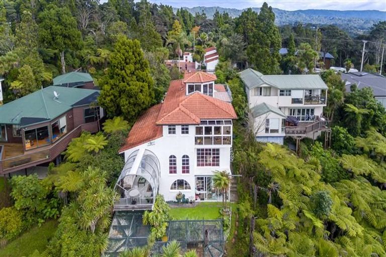 Photo of property in 35 Tawini Road, Titirangi, Auckland, 0604