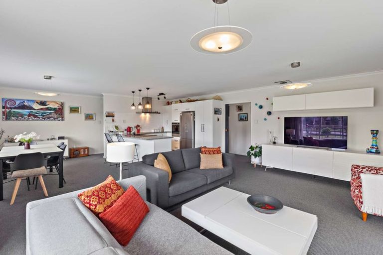 Photo of property in 1098 Queen Street East, Levin, 5571