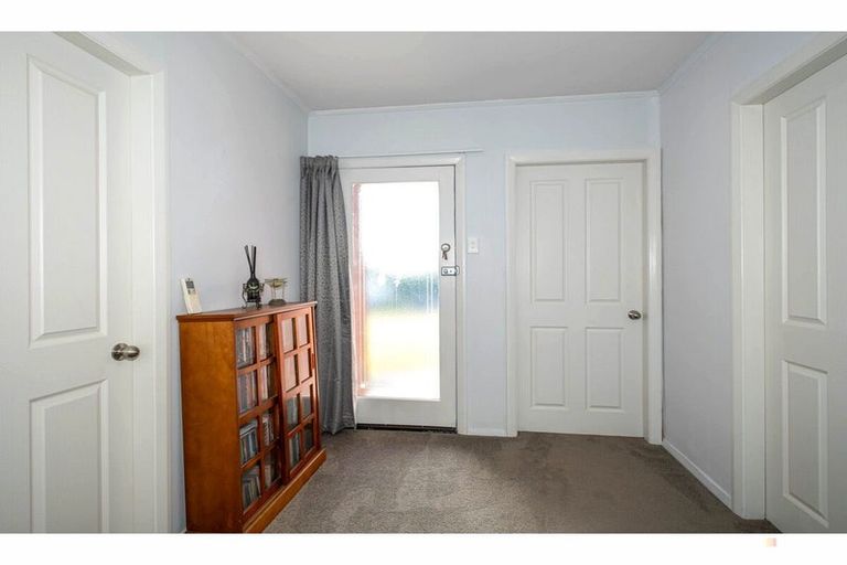 Photo of property in 24 Rhodes Street, Waimate, 7924