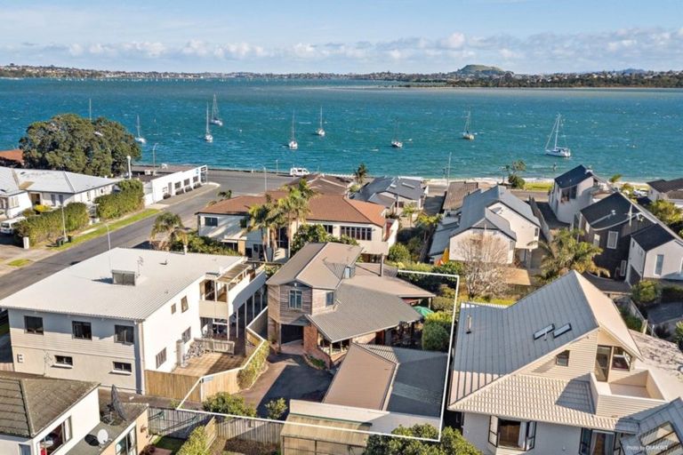Photo of property in 4a Devon Road, Bucklands Beach, Auckland, 2012