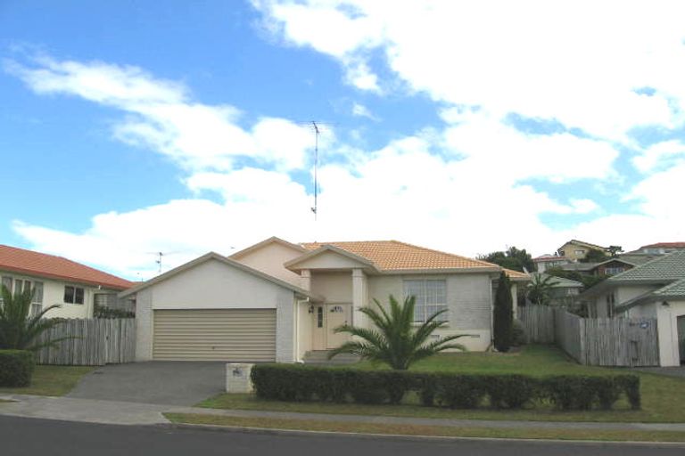Photo of property in 66 Unsworth Drive, Unsworth Heights, Auckland, 0632