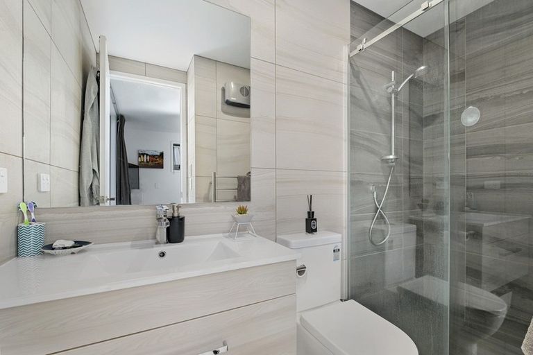 Photo of property in 4 Huxley Place, Lake Hayes, Queenstown, 9304