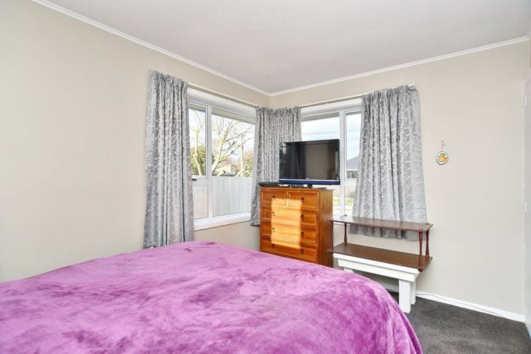Photo of property in 9 Wildwood Avenue, Wainoni, Christchurch, 8061