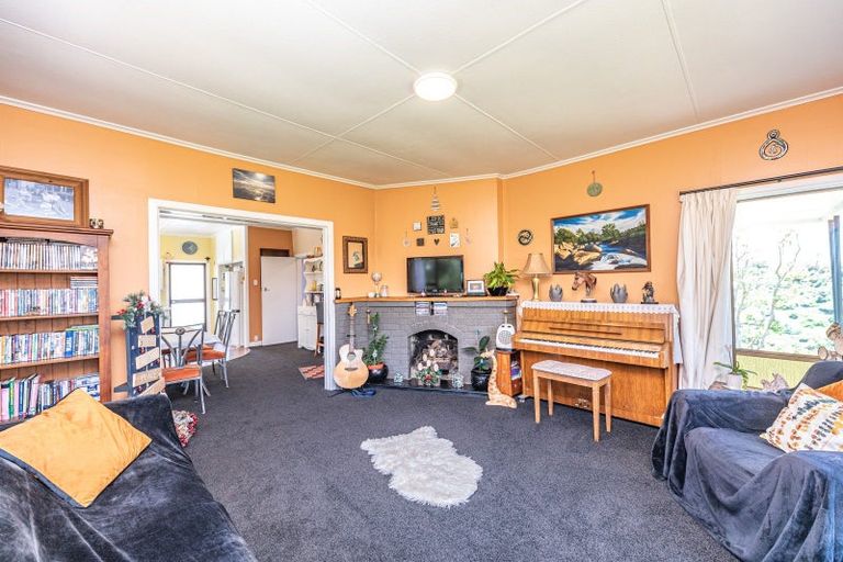 Photo of property in 28 Shakespeare Road, Bastia Hill, Whanganui, 4500