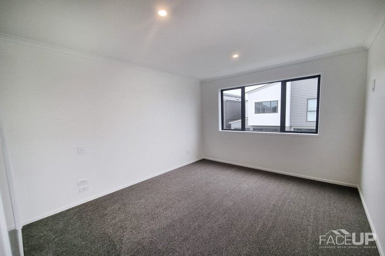 Photo of property in 5 Jagoda Road, Westgate, Auckland, 0614