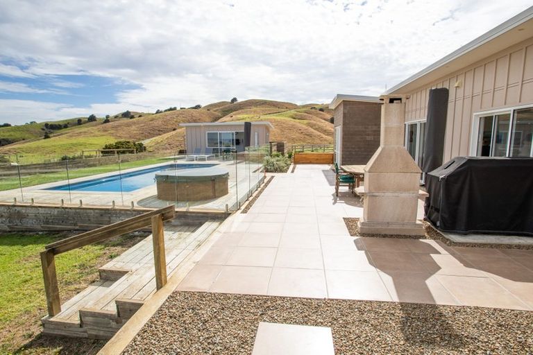 Photo of property in 3354 Kaipara Coast Highway, Glorit, Warkworth, 0984