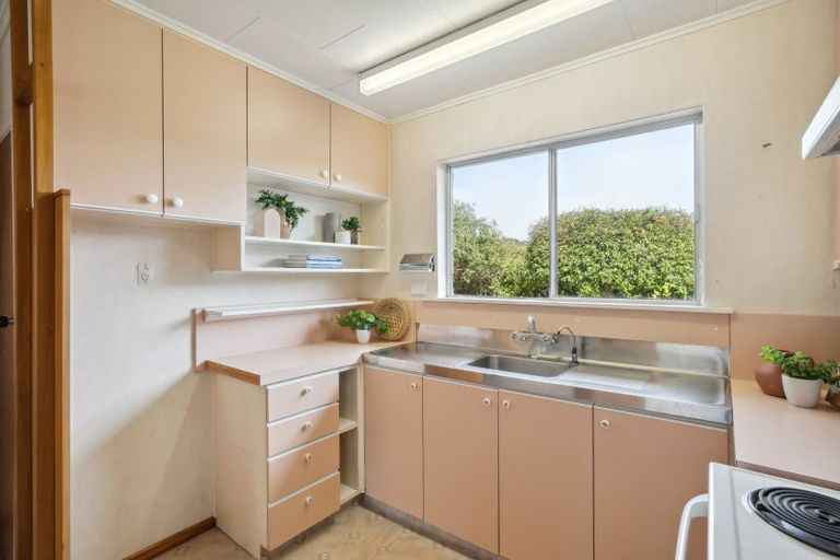 Photo of property in 4 Matipo Street, Waikanae, 5036