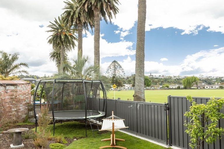 Photo of property in 47 Mcdonald Street, Napier South, Napier, 4110