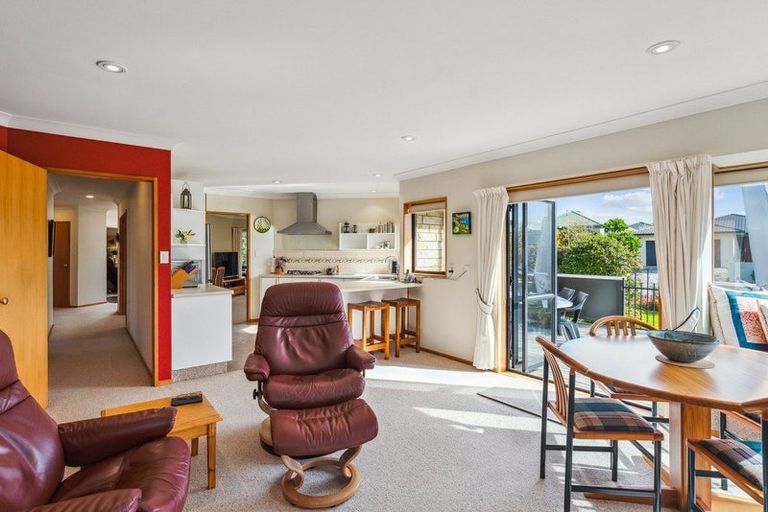 Photo of property in 11 Barrett Drive, Waikanae Beach, Waikanae, 5036