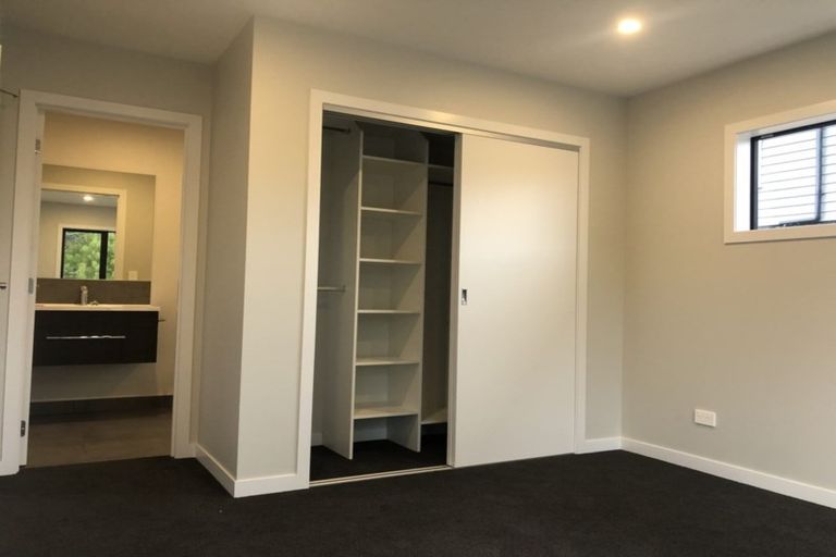 Photo of property in 35 Nobilo Road, Kumeu, 0810