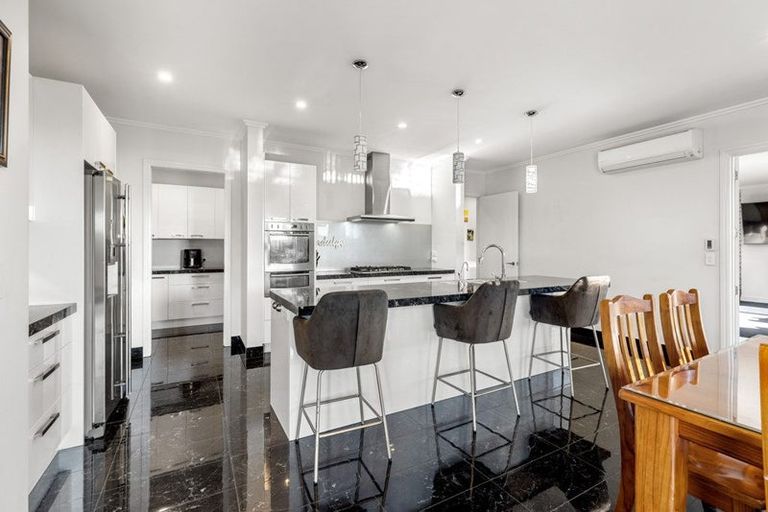 Photo of property in 7 Shillingford Boulevard, Rolleston, 7615
