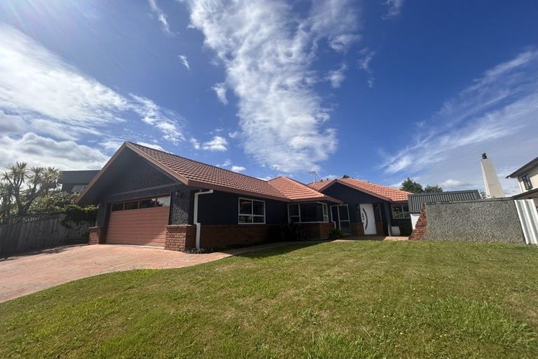 Photo of property in 108 Pacific Drive, Fitzherbert, Palmerston North, 4410