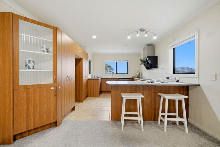 Photo of property in 19 Black Teal Close, Unsworth Heights, Auckland, 0632