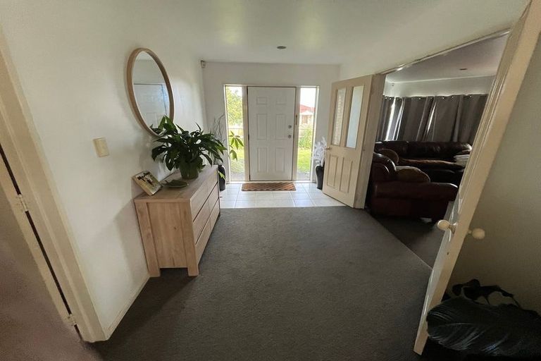 Photo of property in 2 Taiko Court, Northpark, Auckland, 2013