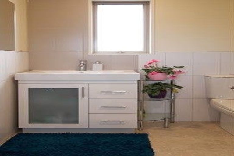 Photo of property in 96 Elizabeth Street, Riccarton, Christchurch, 8041