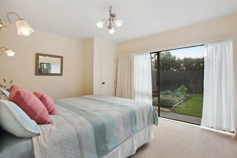 Photo of property in 5 Essington Place, Half Moon Bay, Auckland, 2012